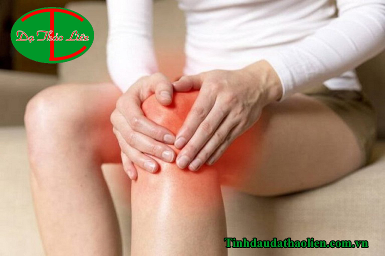 Chua dau khop goi bang ngai cuu