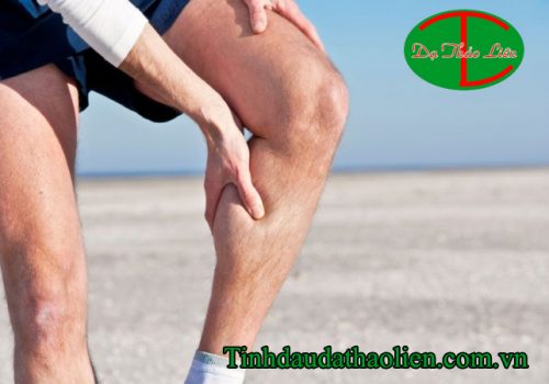 Đau chân phải làm sao