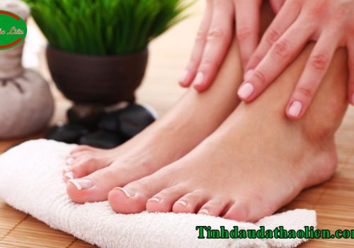 Bị hôi chân phải làm sao