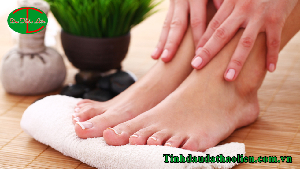 Bị hôi chân phải làm sao